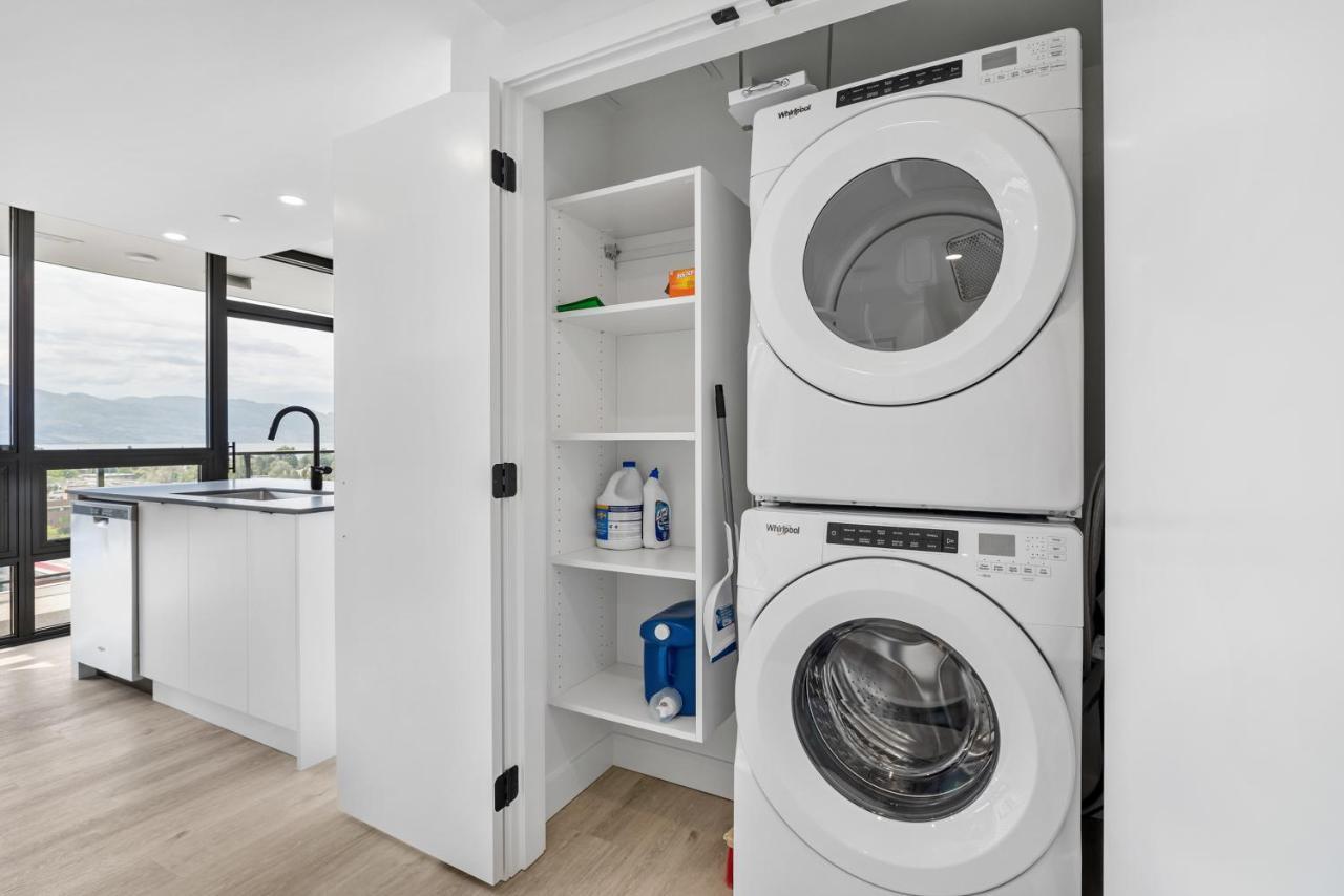 Brand New Luxury Downtown Near The Beach #13 Келоуна Экстерьер фото