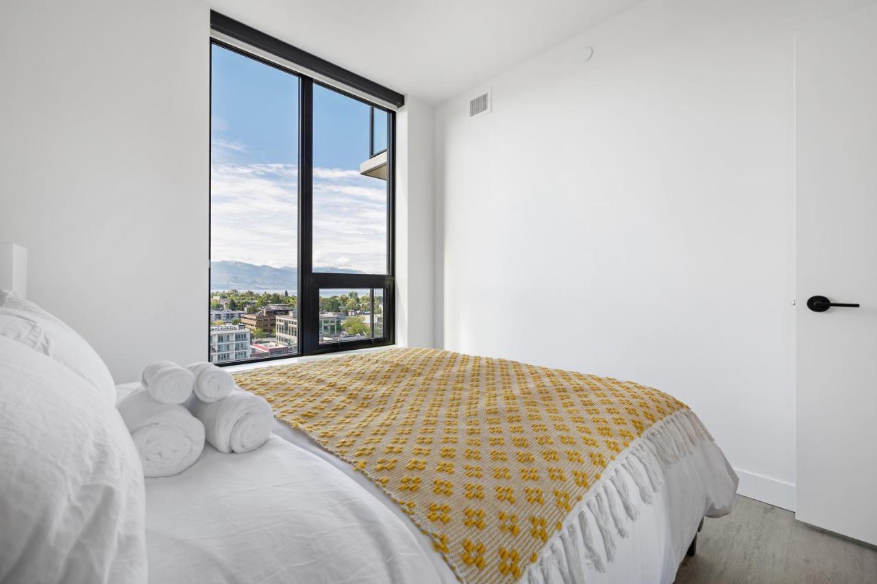 Brand New Luxury Downtown Near The Beach #13 Келоуна Экстерьер фото