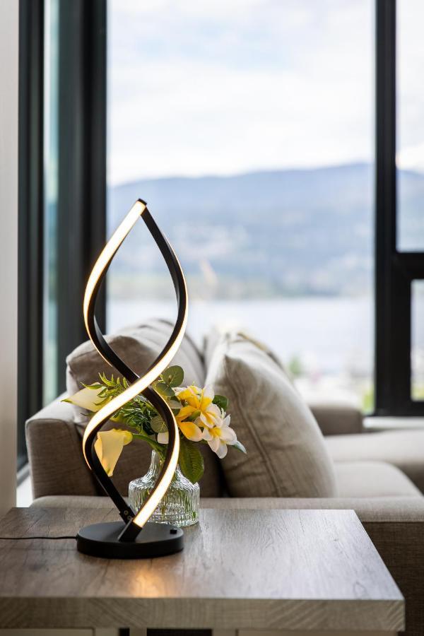 Brand New Luxury Downtown Near The Beach #13 Келоуна Экстерьер фото
